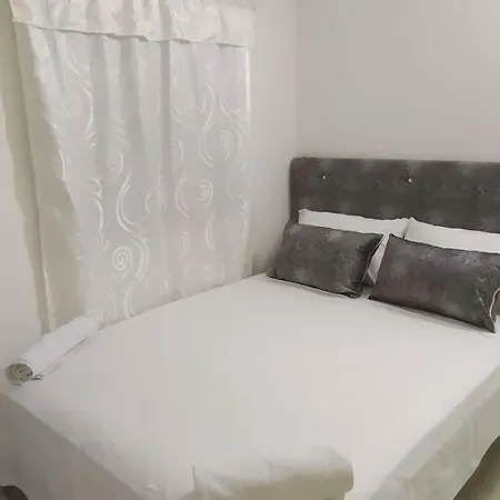 Casa Zoria Pensión *